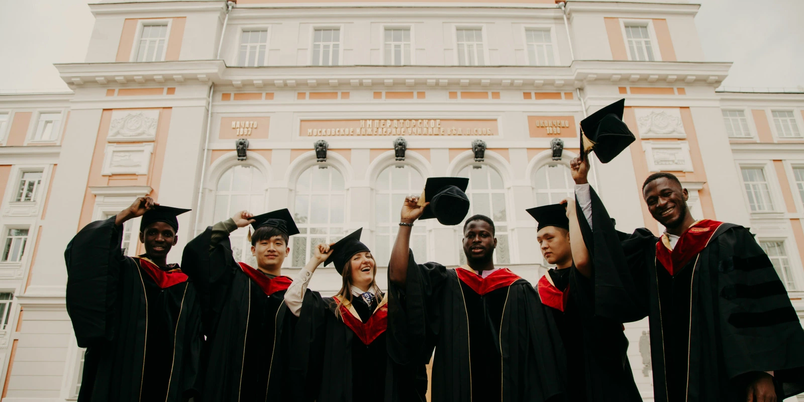 Histoire du Théâtre : Des Origines aux Scènes Contemporaines